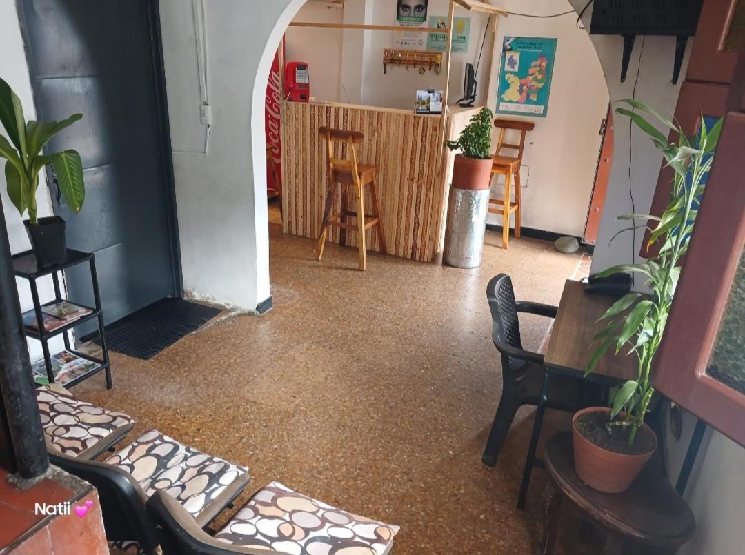 Casa Amarilla Hostel - Cali Exteriör bild