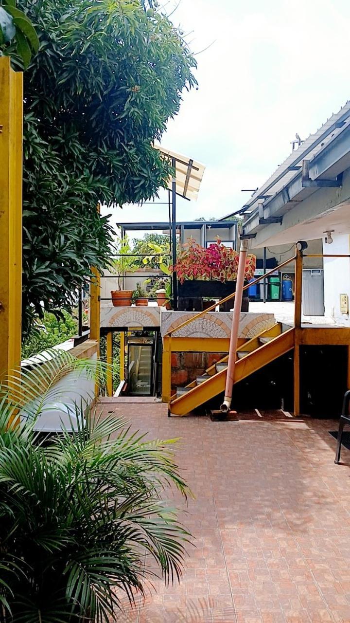 Casa Amarilla Hostel - Cali Exteriör bild